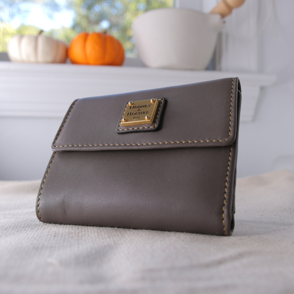 NWT Dooney & Bourke Wallet